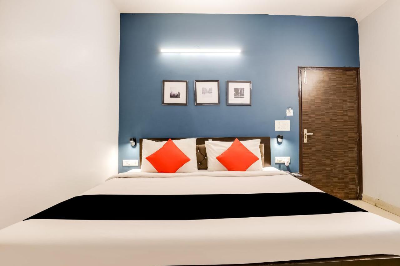 Collection O 71756 Hotel Silver Arrow Near Pacific Mall Tagore Garden دلهي المظهر الخارجي الصورة