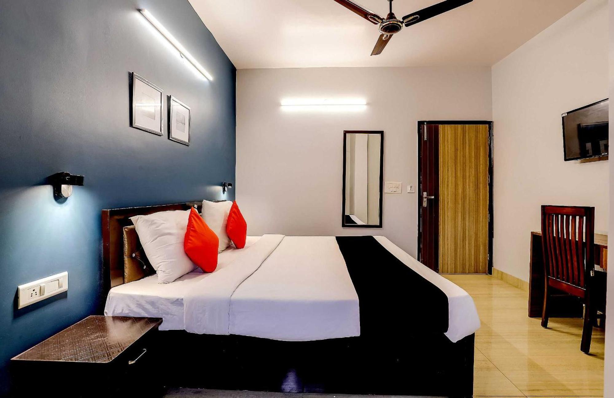 Collection O 71756 Hotel Silver Arrow Near Pacific Mall Tagore Garden دلهي المظهر الخارجي الصورة